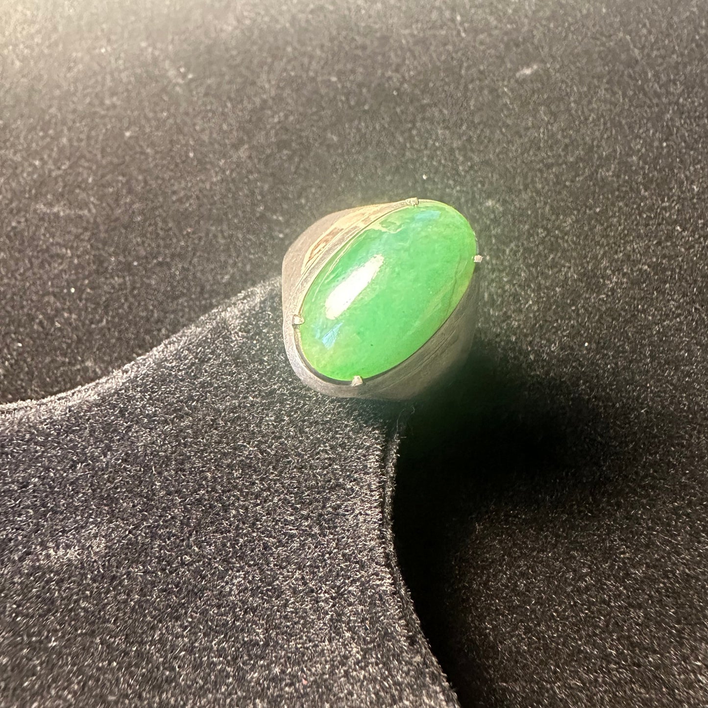 Oval shape Jade Ring