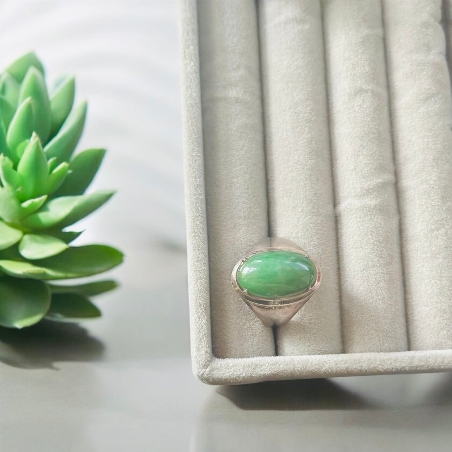 Oval shape Jade Ring