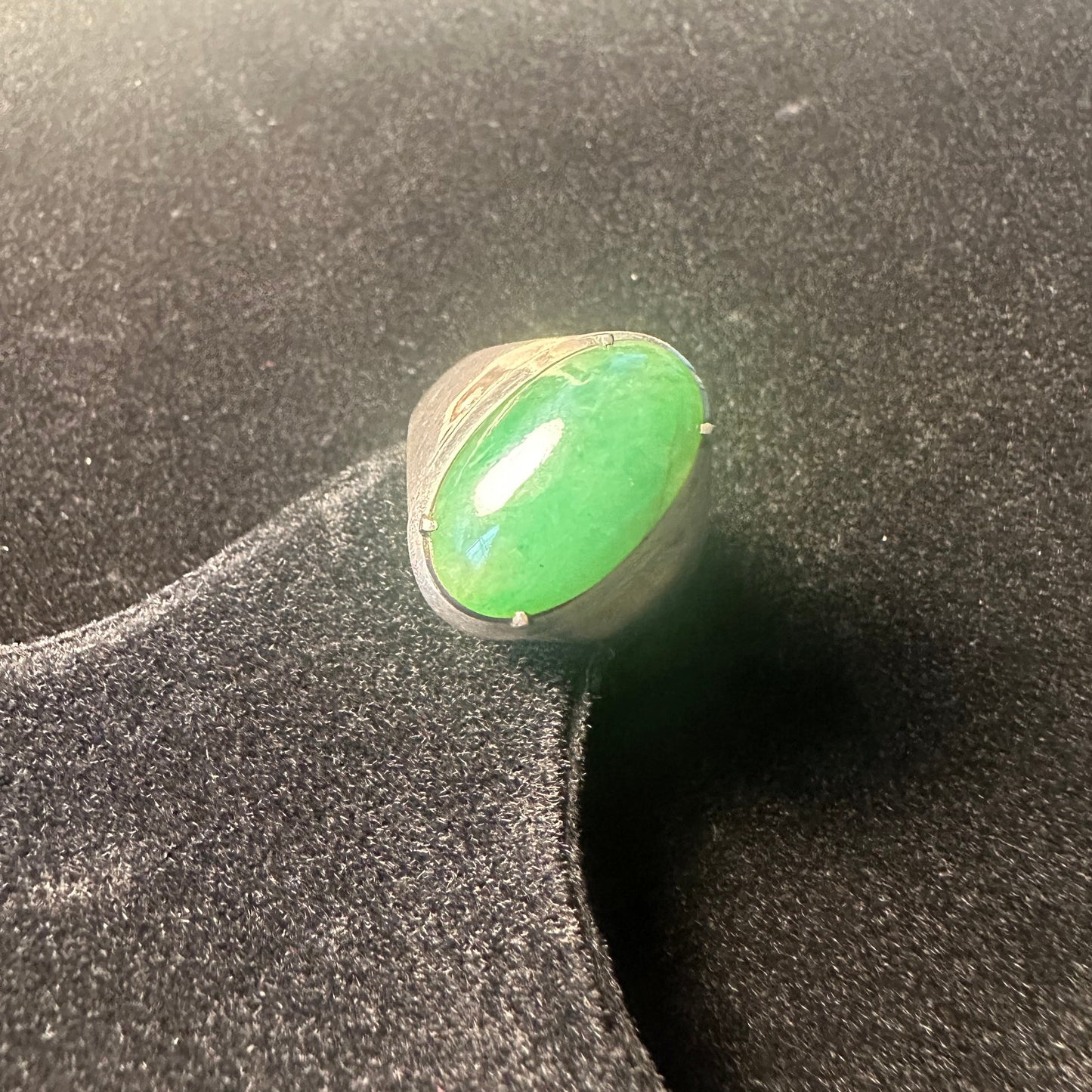 Oval shape Jade Ring